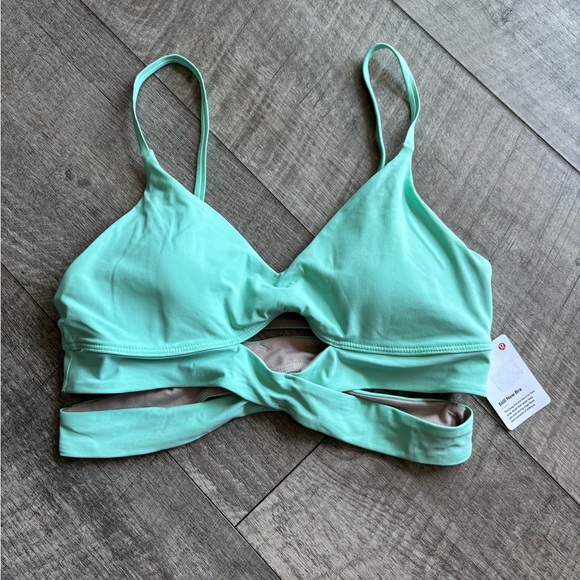 lululemon athletica Mint Green Bra - Picture 1 of 3